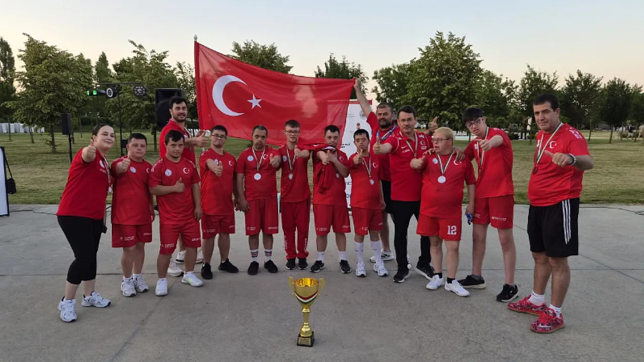 Down Sendromlu Basketbol Milli Takımı'ndan Dünya İkinciliği!