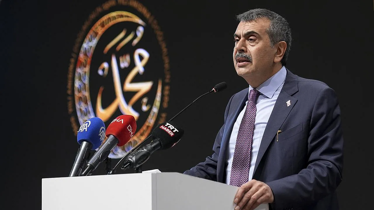 Eğitimde Dijital Devrim! Yapay Zekâ Destekli Bakanlık Yönetim Sistemi