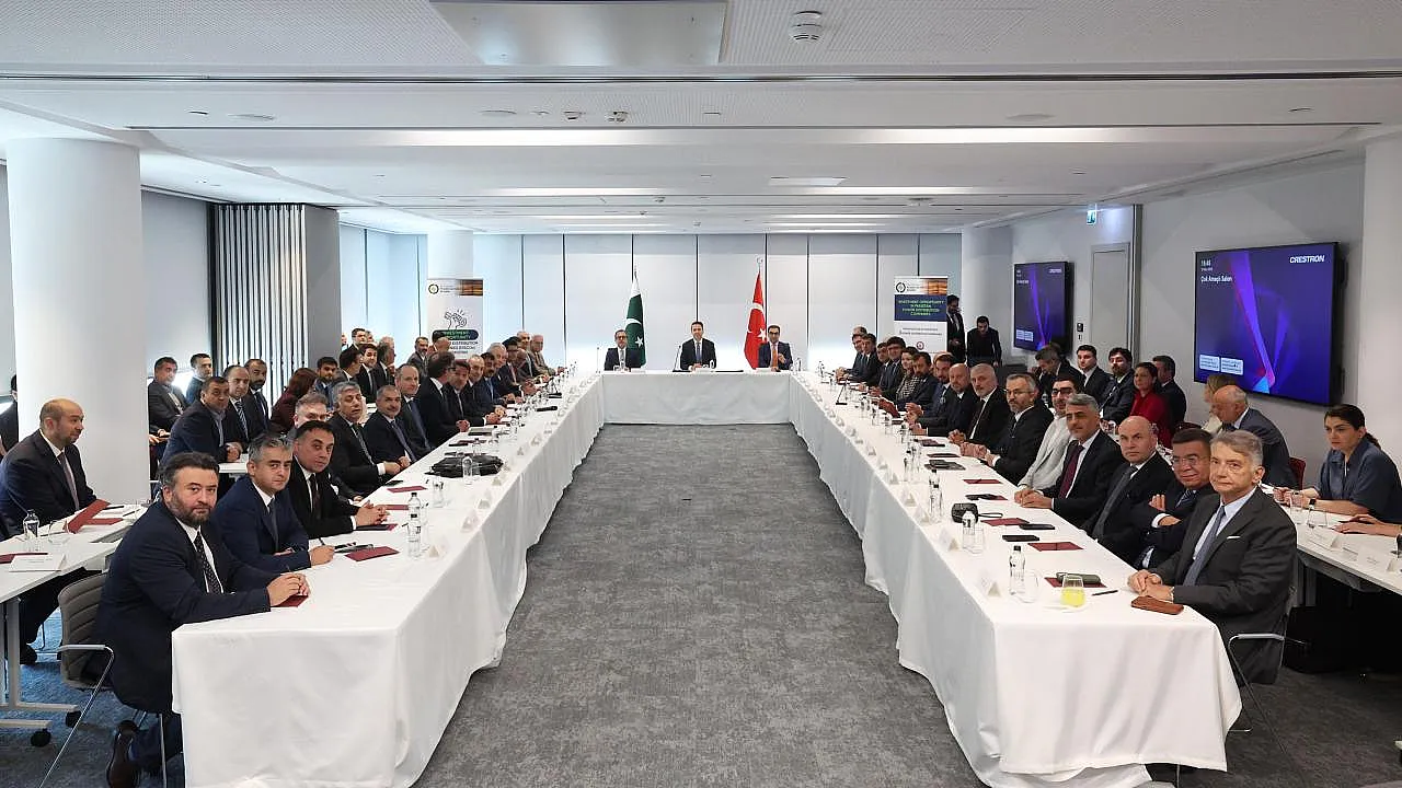 Pakistan'ın Elektrik Altyapısında Türk İmzası! İstanbul'daki Kritik Zirveden 3 Dev Anlaşma Çıktı