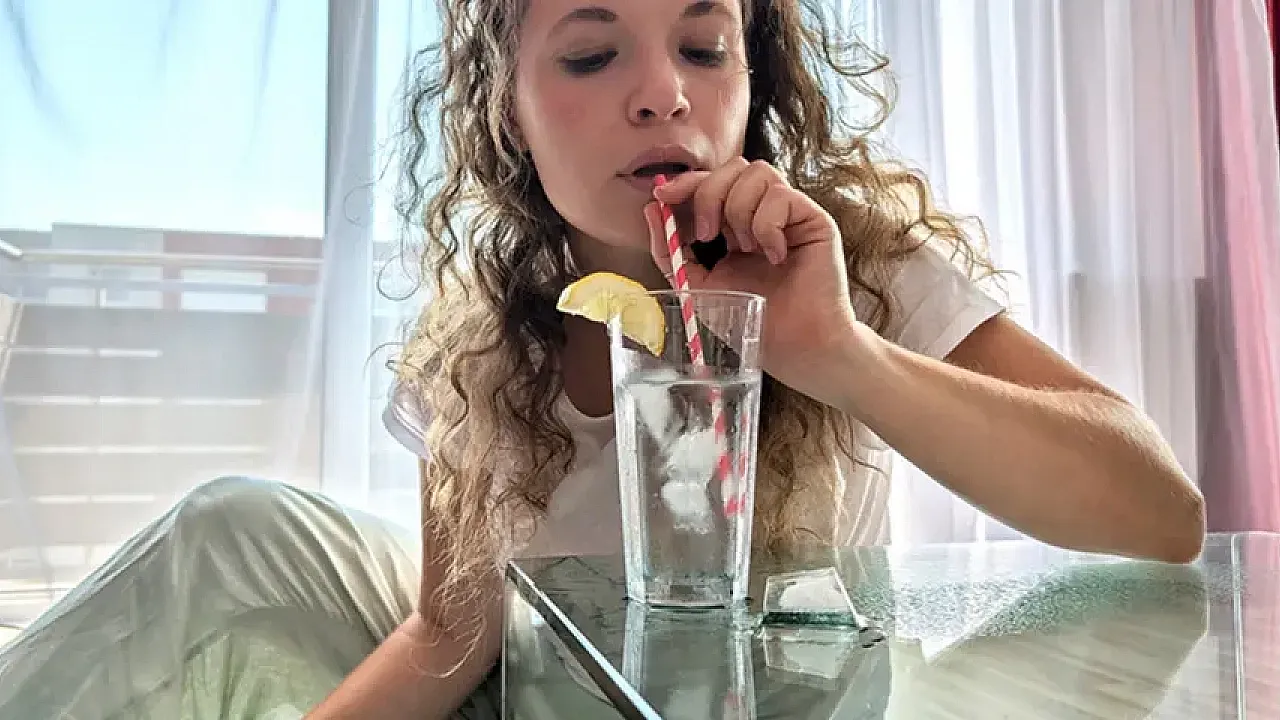 Yaz Sıcaklarında Serinlemek İsterken Sağlığınızdan Olmayın! Bardağınızdaki Gizli Tehlike