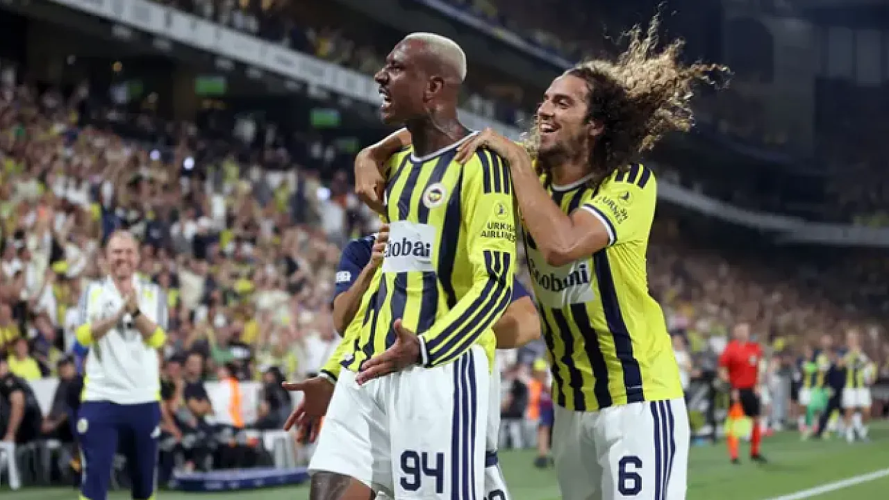 Fenerbahçe'nin Avrupa Kadrosu Açıklandı! İki İsim Listede Yok