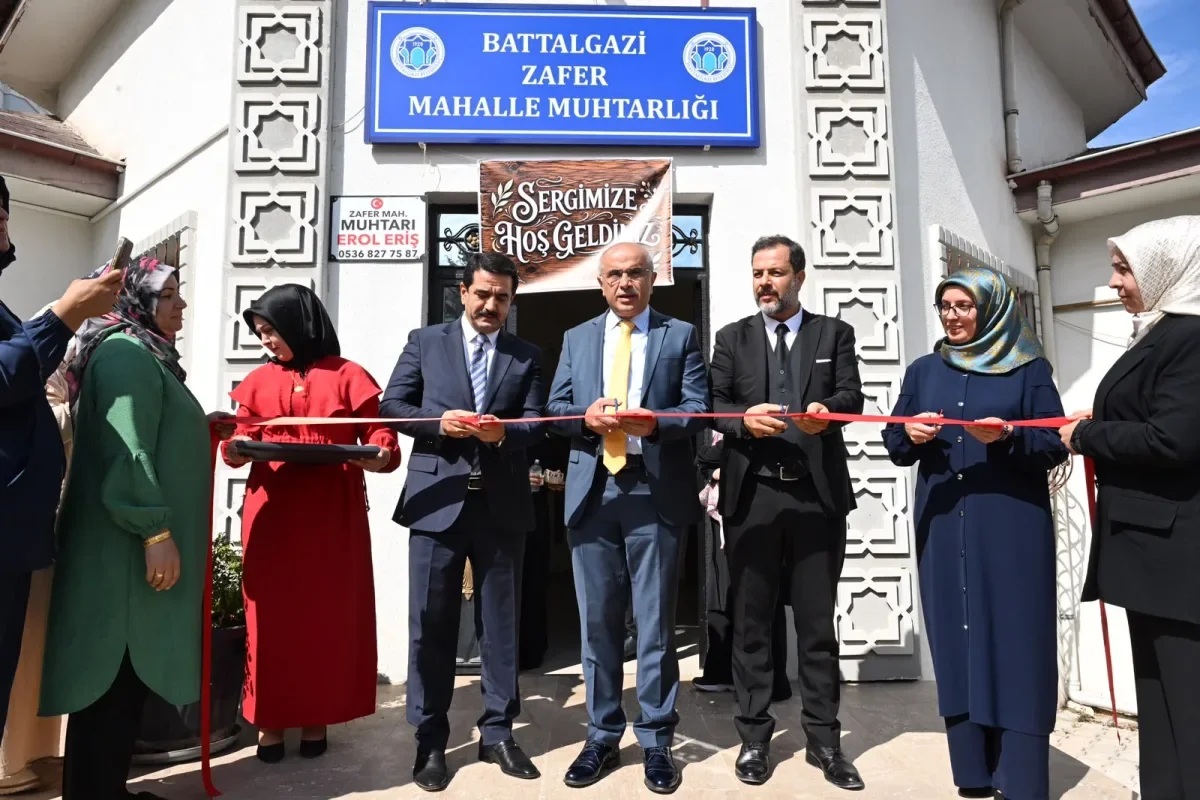 BAŞKAN ER: "ÜRETEN KADINLARIMIZ İÇİN ÇARŞI OLUŞTURACAĞIZ"