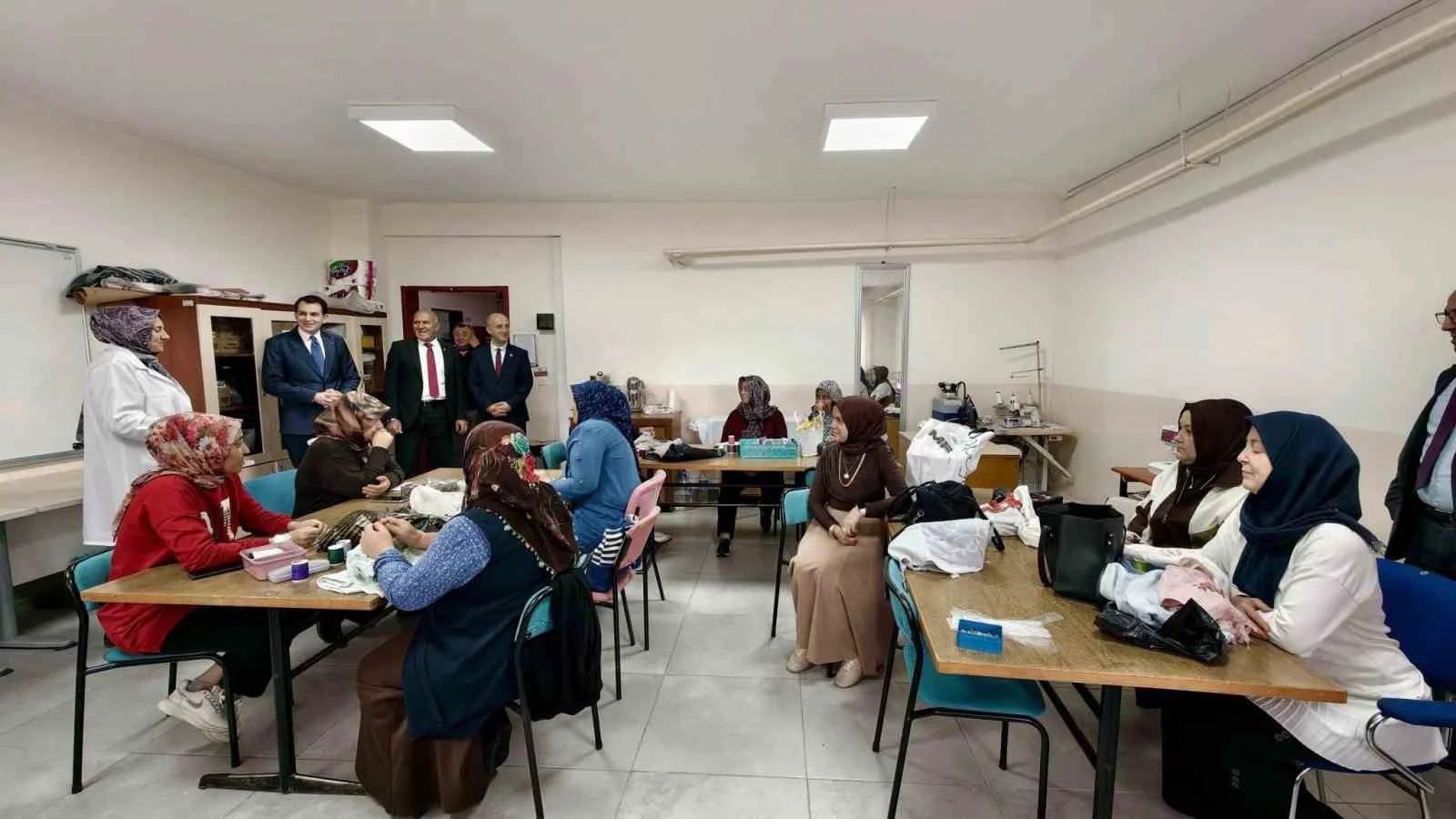 Hisarcık Kaymakamı Atam’dan halk eğitimi kurslarına ziyaret