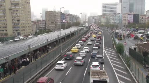 İstanbul’da bayram öncesi trafik yoğunluğu yüzde 74 oldu