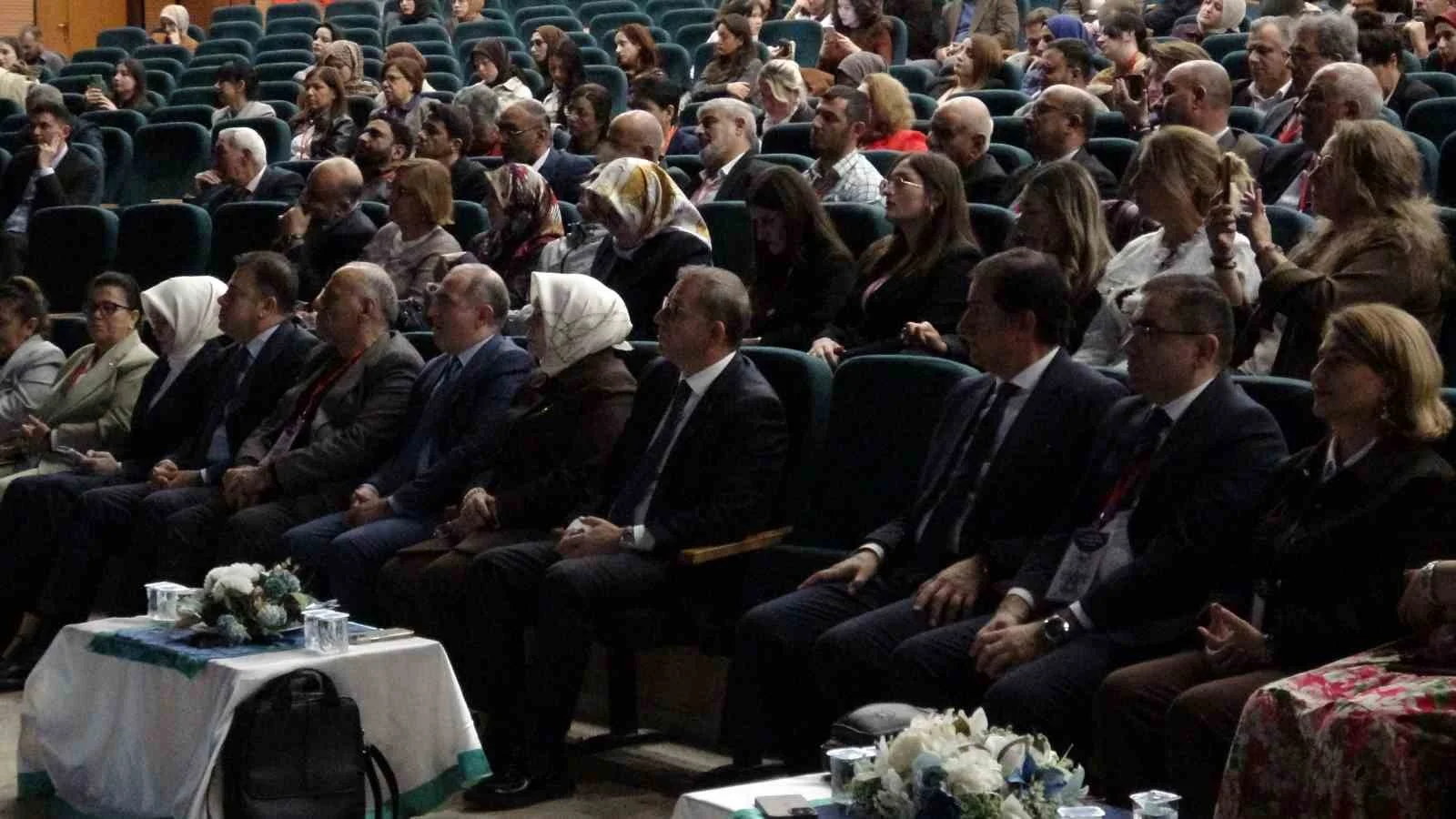 Kars’ta 13. Uluslararası Çocuk ve Gençlik Edebiyatı Sempozyumu düzenlendi