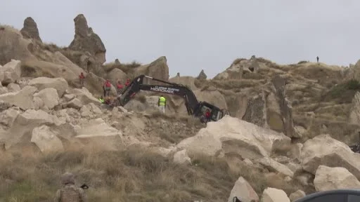 Kapadokya’da peribacası çöktü, arama kurtarma çalışmaları sürüyor