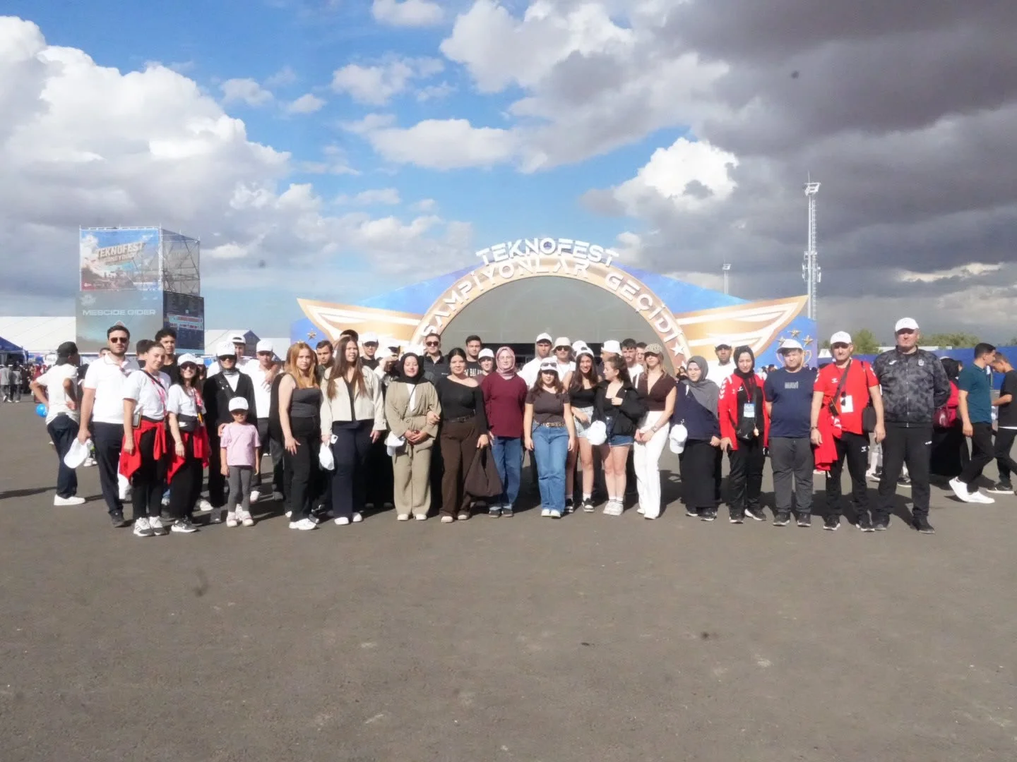Düzce’nin gençleri TEKNOFEST’te gitti