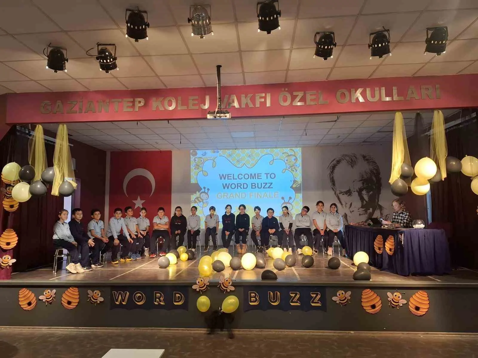 GKV’li miniklerden İngilizce kelime şöleni