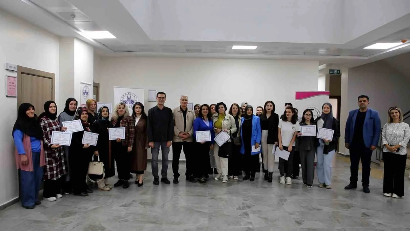 Elazığ’da 44 kursiyere girişimcilik ve dijital pazarlama eğitimi verildi