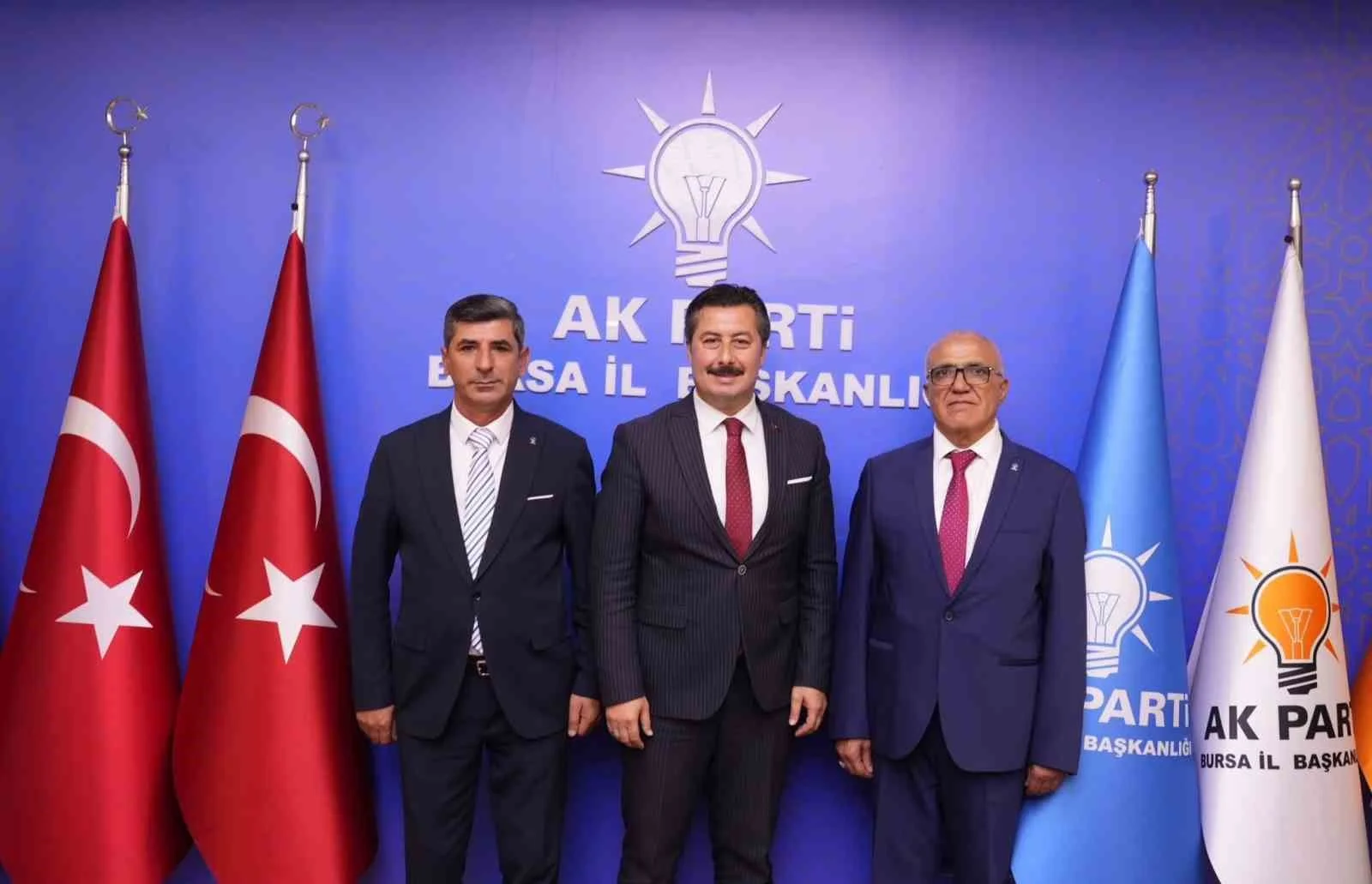 Yenişehir’de iki meclis üyesi daha Ak Parti saflarına katıldı