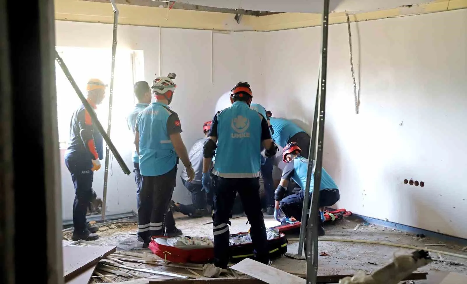 Şanlıurfa’da UMKE’nin 6.9’luk deprem tatbikatı gerçeği aratmadı