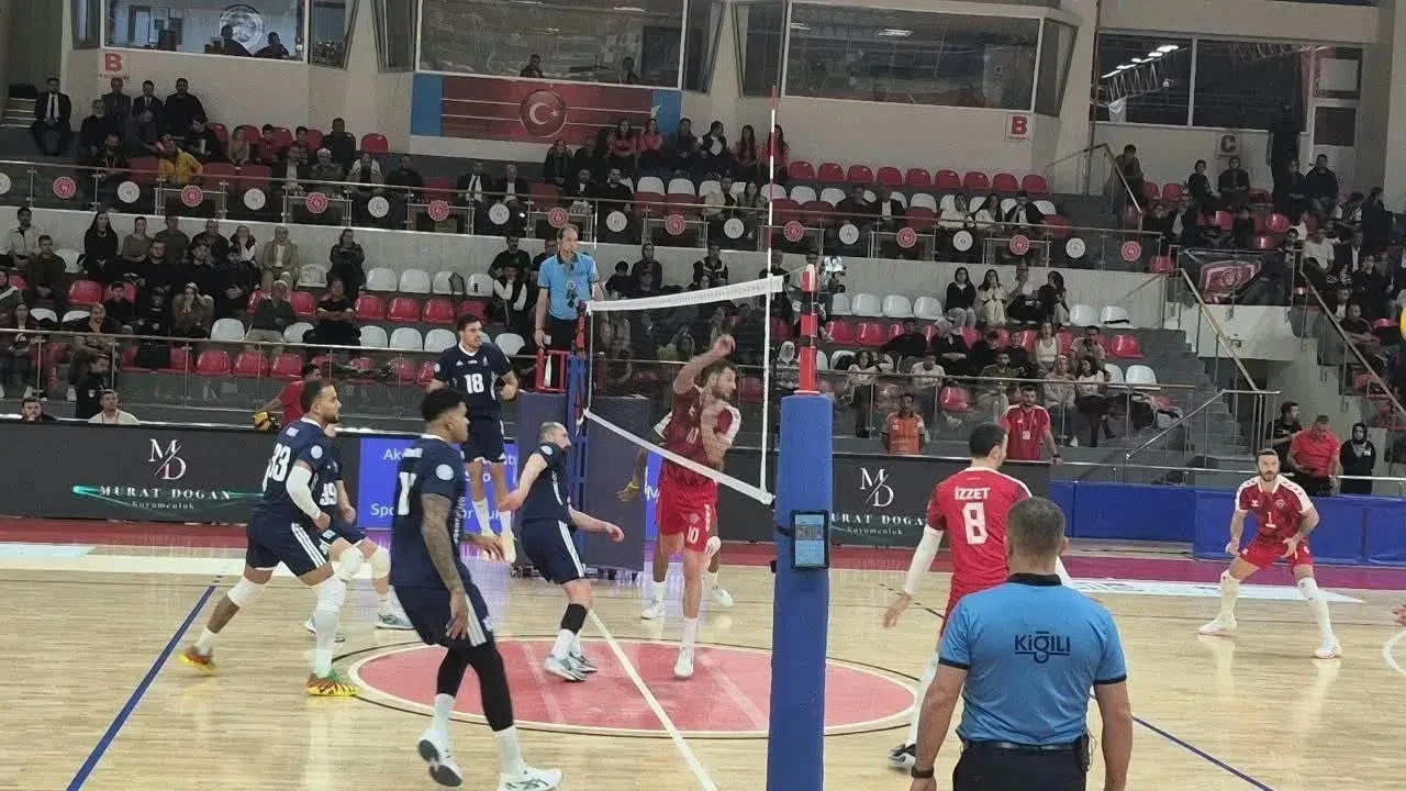 Onikişubat Belediyespor Efeler Ligi’ndeki ilk galibiyetini aldı