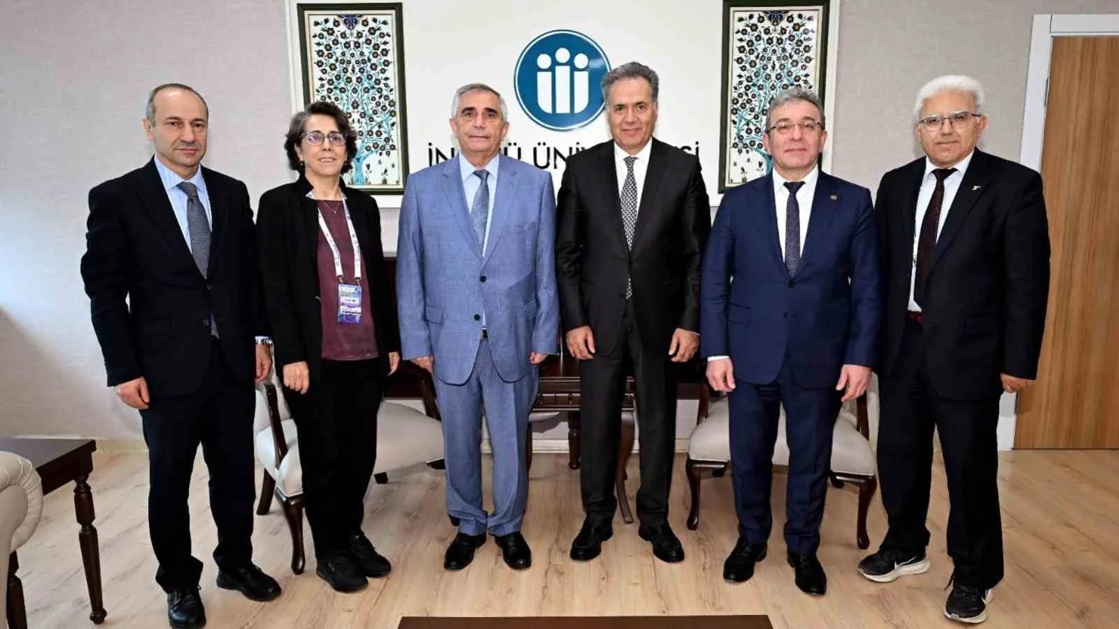 Türk Fizyolojik Bilimler Derneği yönetiminden Rektör Akpolat’a ziyaret