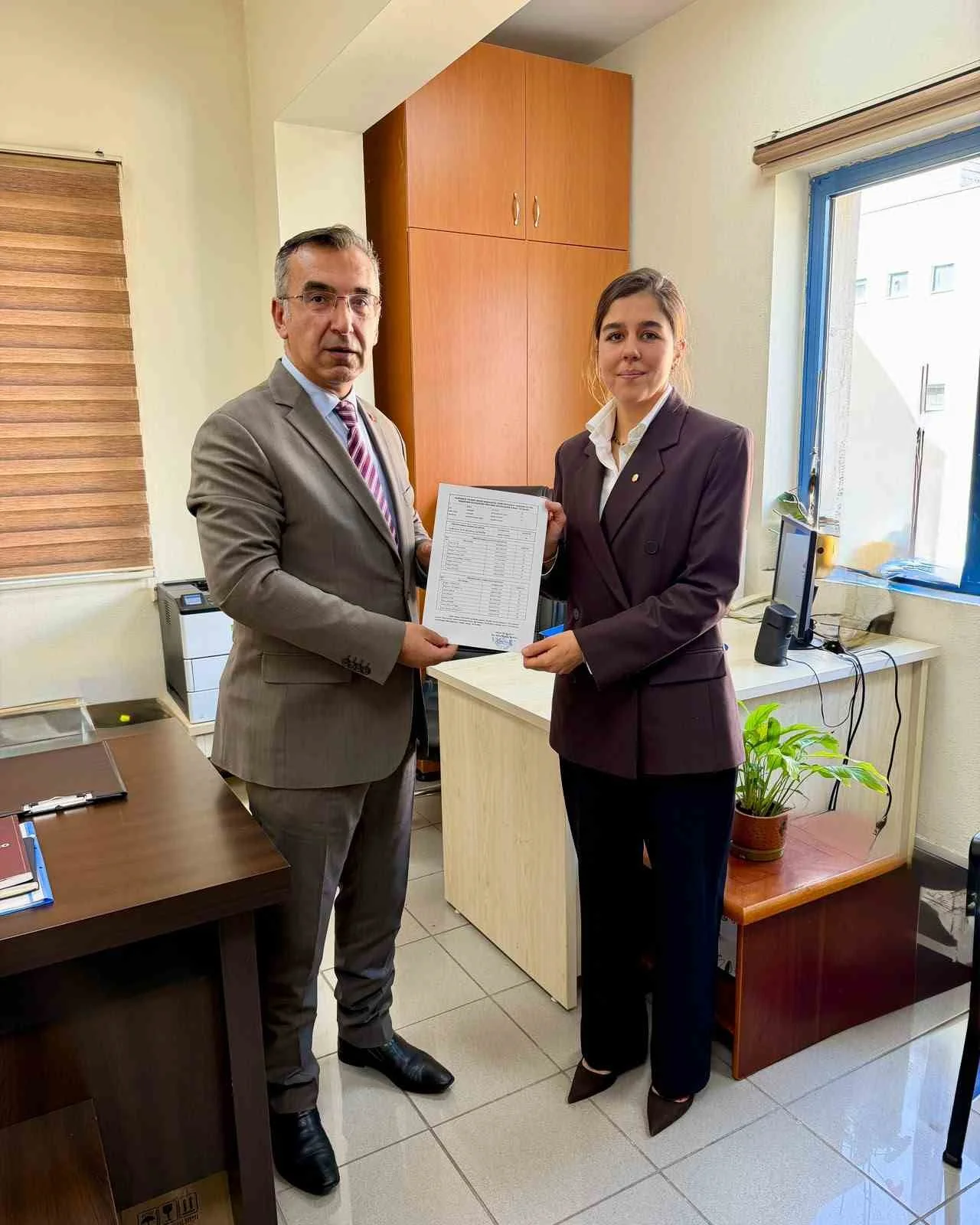 Marmaris Ticaret Odası’nda yeni yönetim mazbatalarını aldı