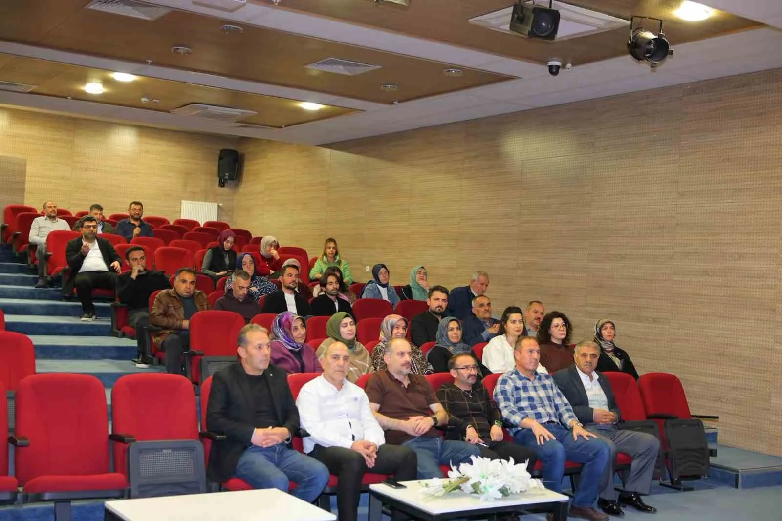 Bayburt’ta sağlık personeline kronik hastalıklar konusunda eğitim verildi
