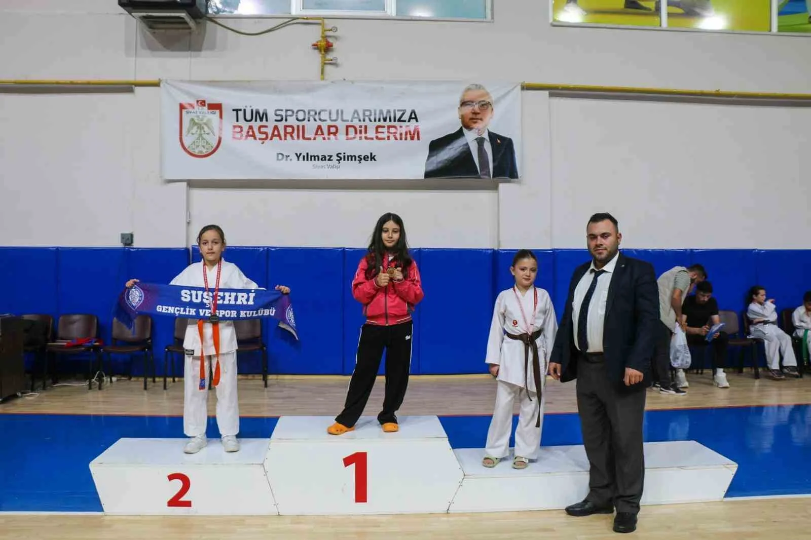 Sivas’ta 200 sporcu tatamiye çıktı
