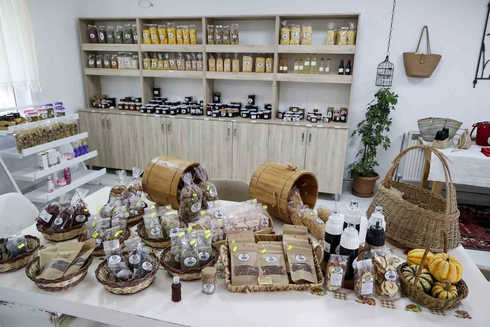 Büyükşehir’in kadın kooperatiflerinde kış hazırlıkları başladı