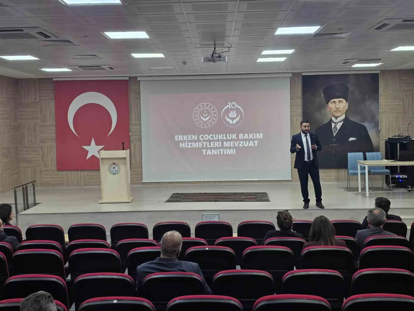 Kamu kurumlarında açılacak çocuk bakımevleri için bilgilendirme toplantısı düzenlendi