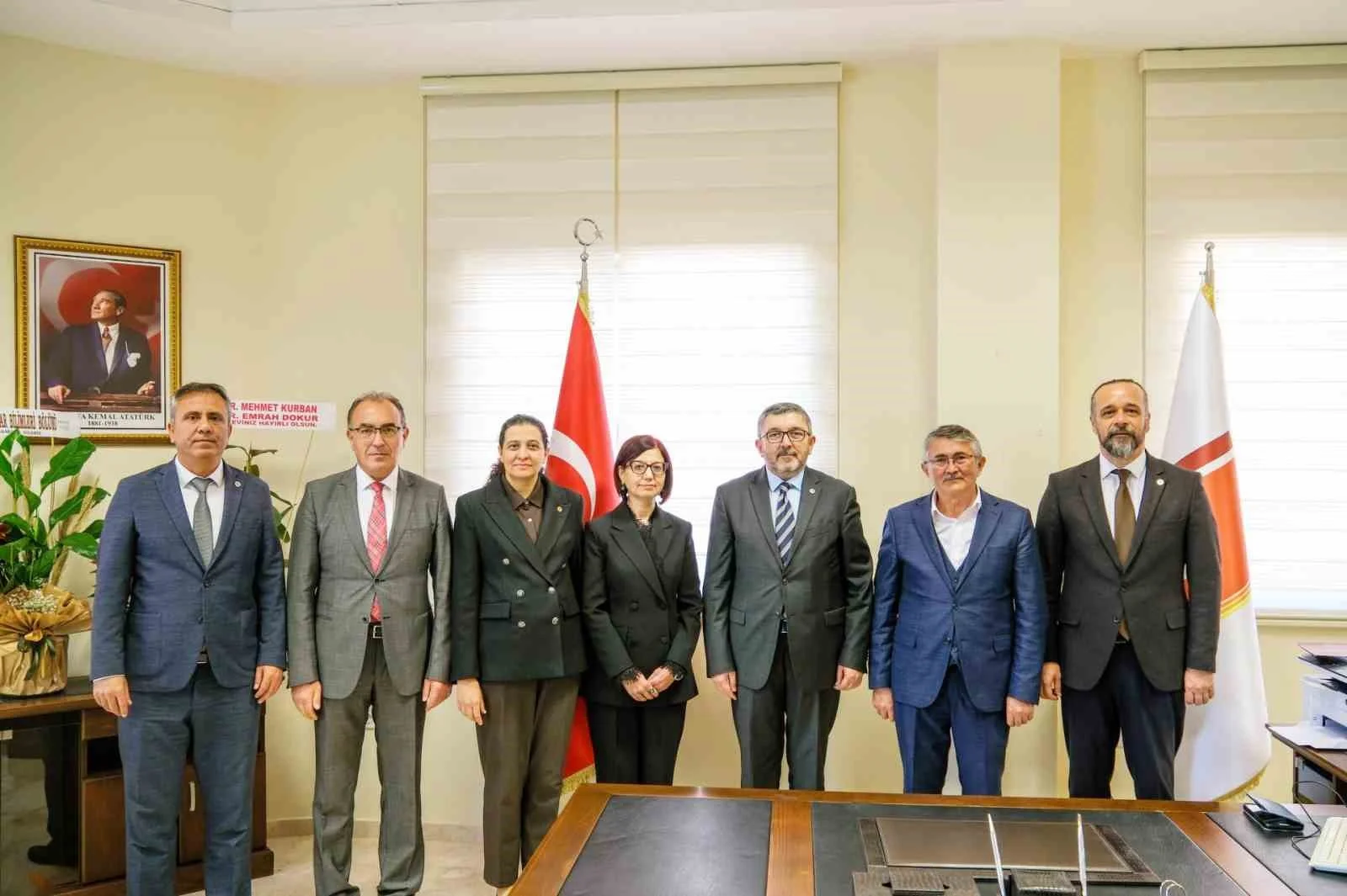 Fen Fakültesinde dekanlık devir teslim töreni gerçekleştirildi