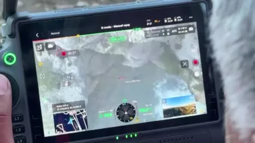 Bir kurtarma ekibi helikopterle, mahsur kalan 10 gönüllünün yakınına intikal ettirildi: O anlar termal kamerada