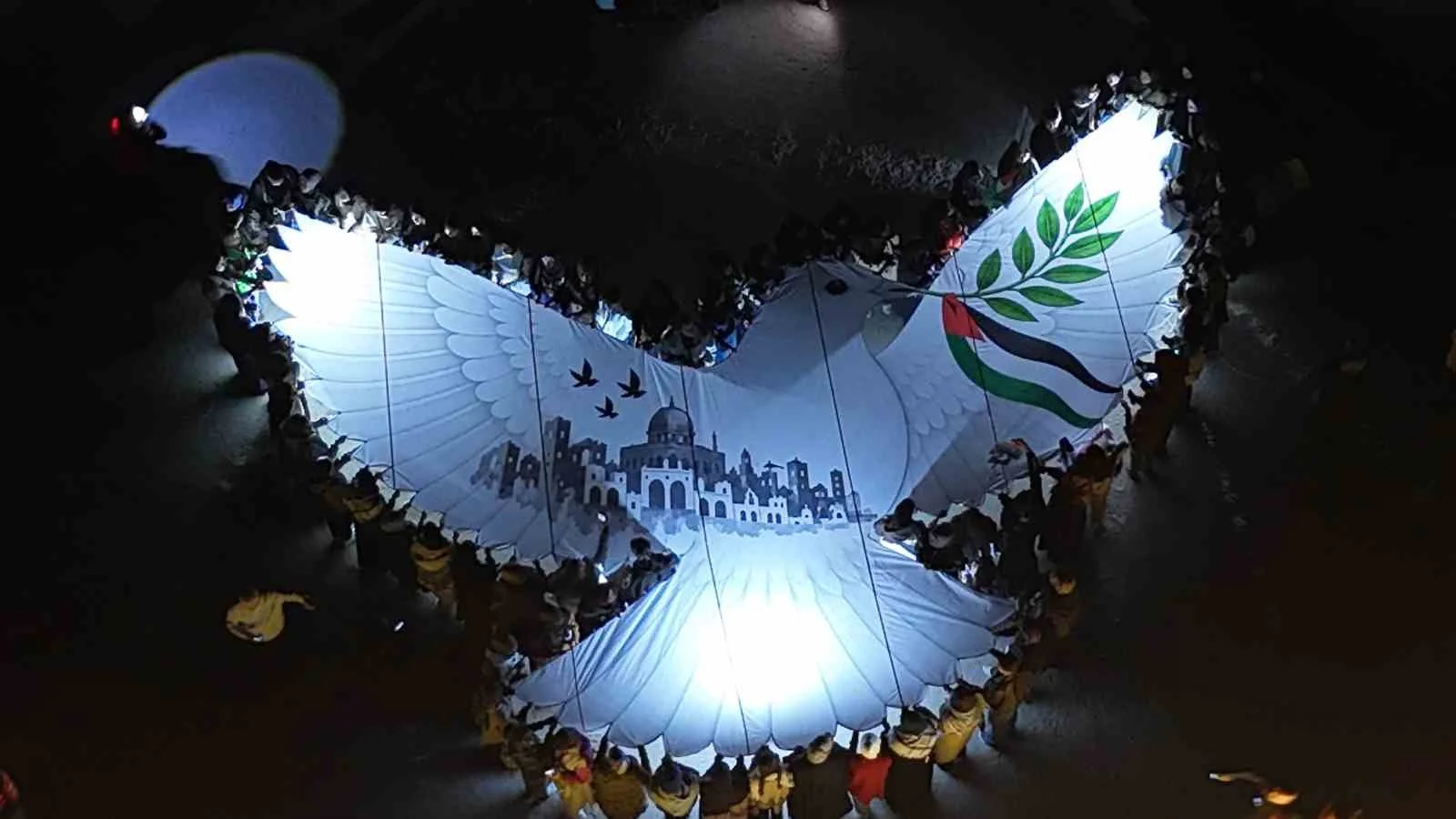 Kapadokya’dan Gazze’ye ışıklı mesaj: "Free Gaza"