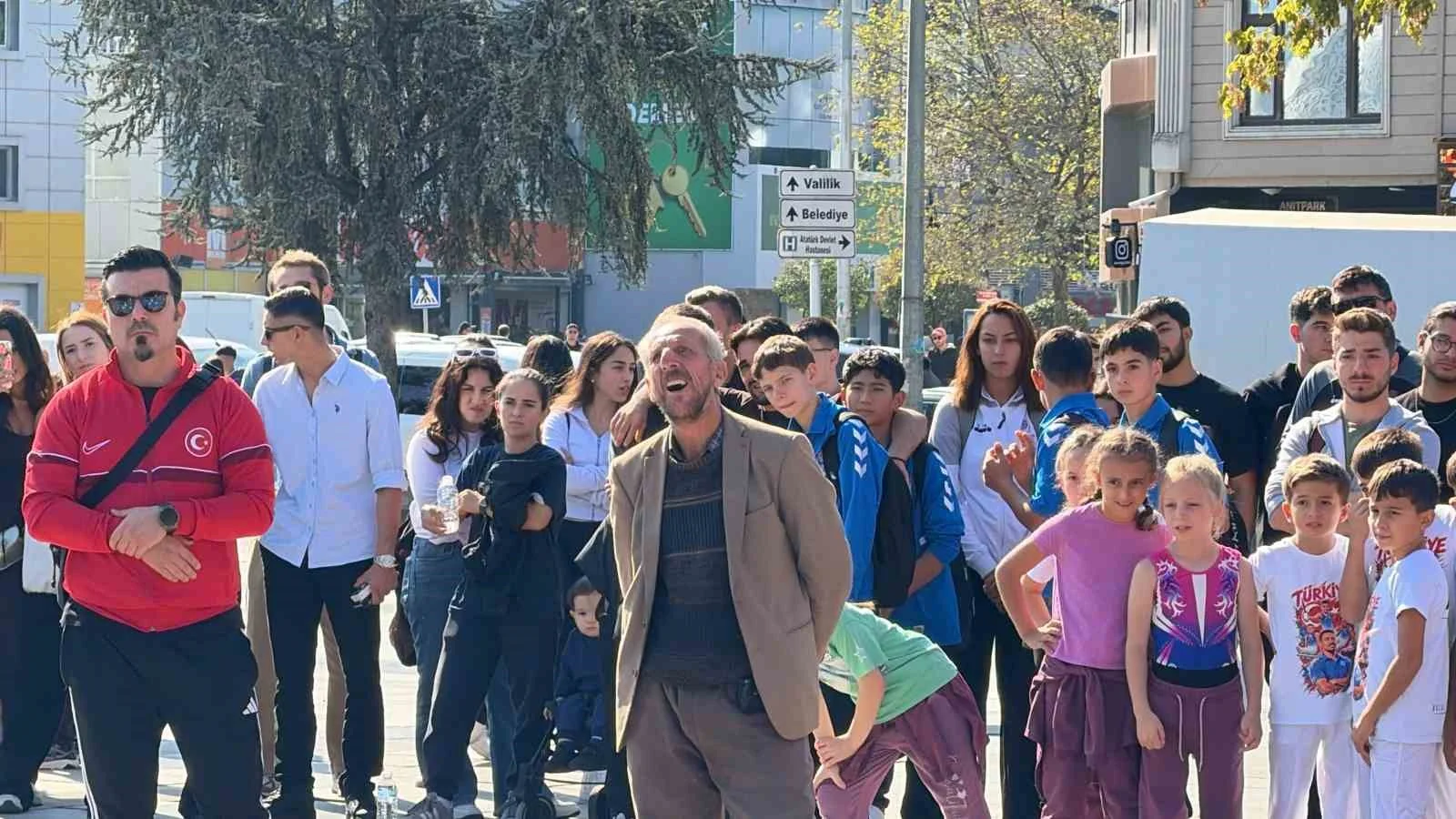 Düzce’de sporcuların gösterileri ilgi gördü
