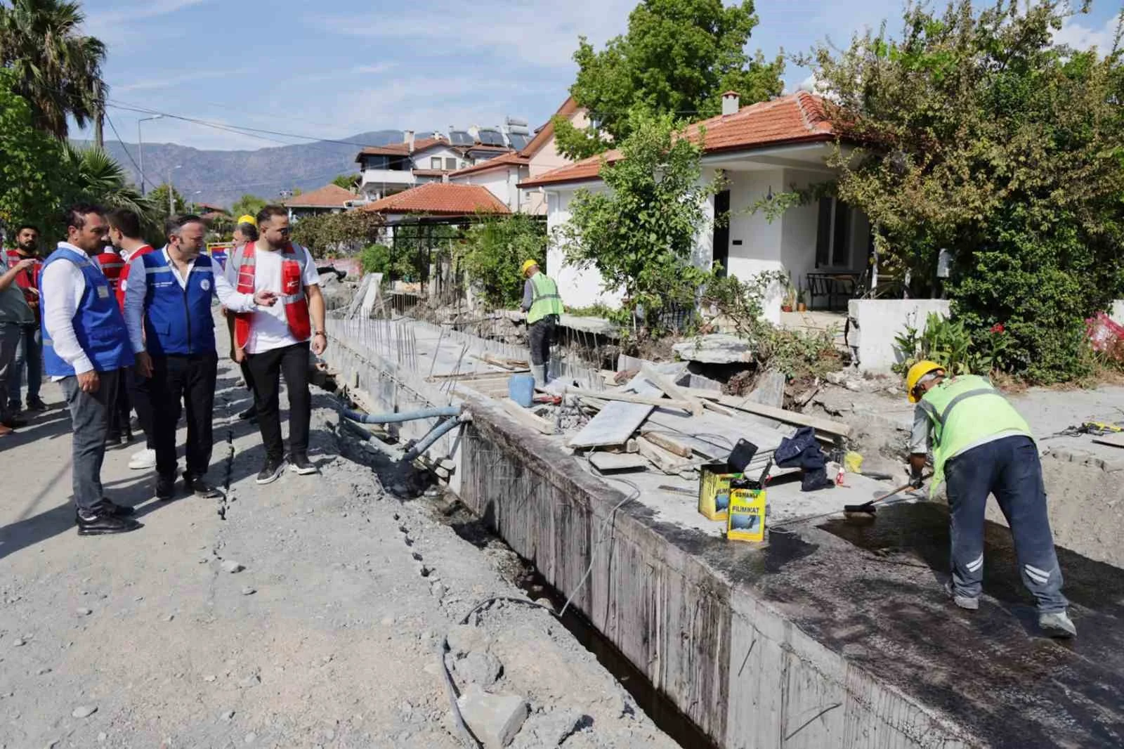 Muğla Büyükşehir Belediyesi Köyceğiz’in yollarını yeniliyor