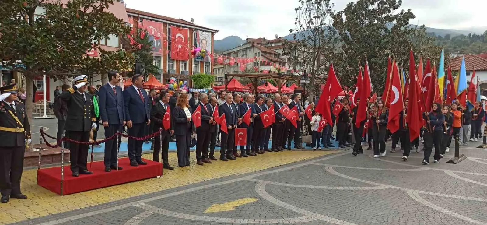 29 Ekim Cumhuriyet Bayramı coşku içerisinde kutlandı