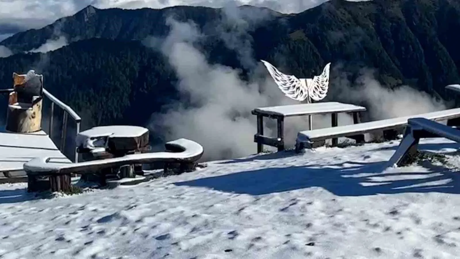 Rize’nin yaylaları beyaza büründü
