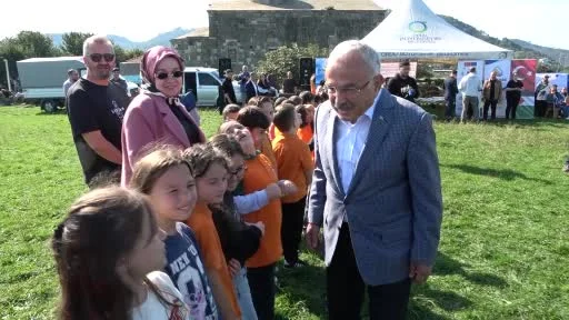 Ordu’da yüzlerce çocuk Yason Burnu’nda uçurtma uçurdu