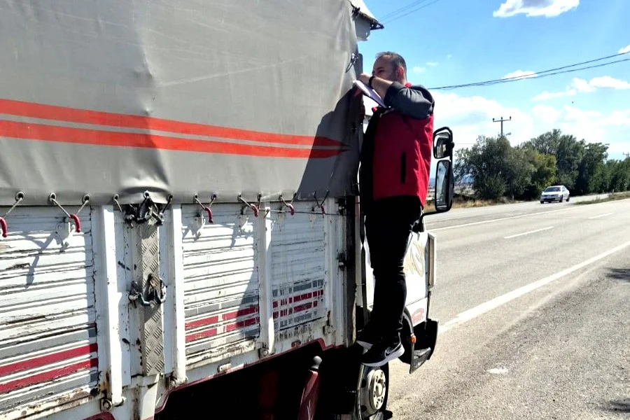 Uşak’ta hayvan sağlığı için yol kontrolleri sürüyor