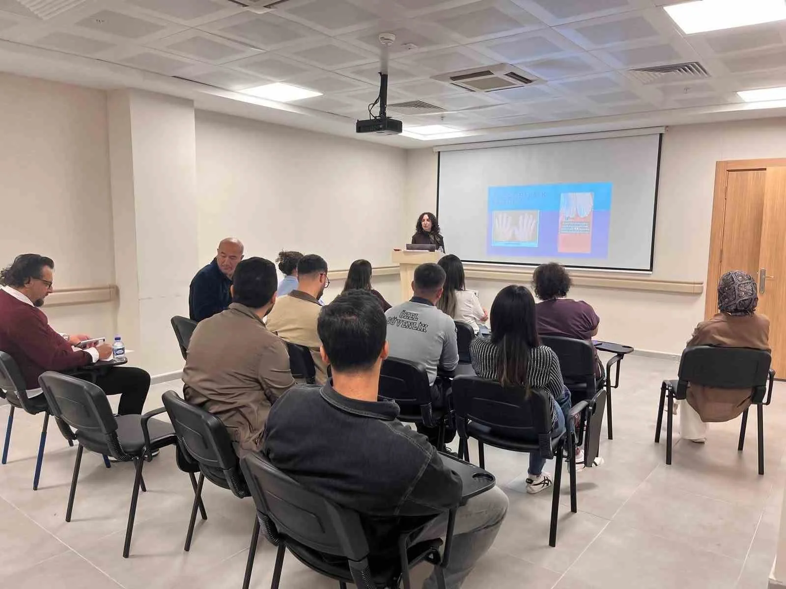 Erzincan’da Dünya Artrit Günü kapsamında eğitim düzenlendi