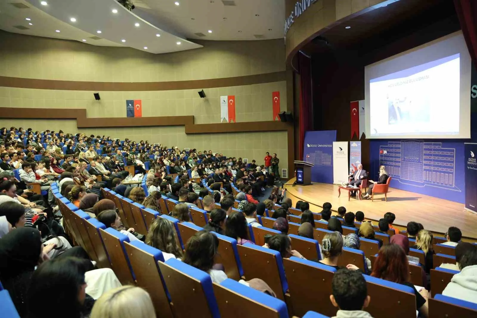 Rektör Sözbir öğrencilerle bir araya geldi