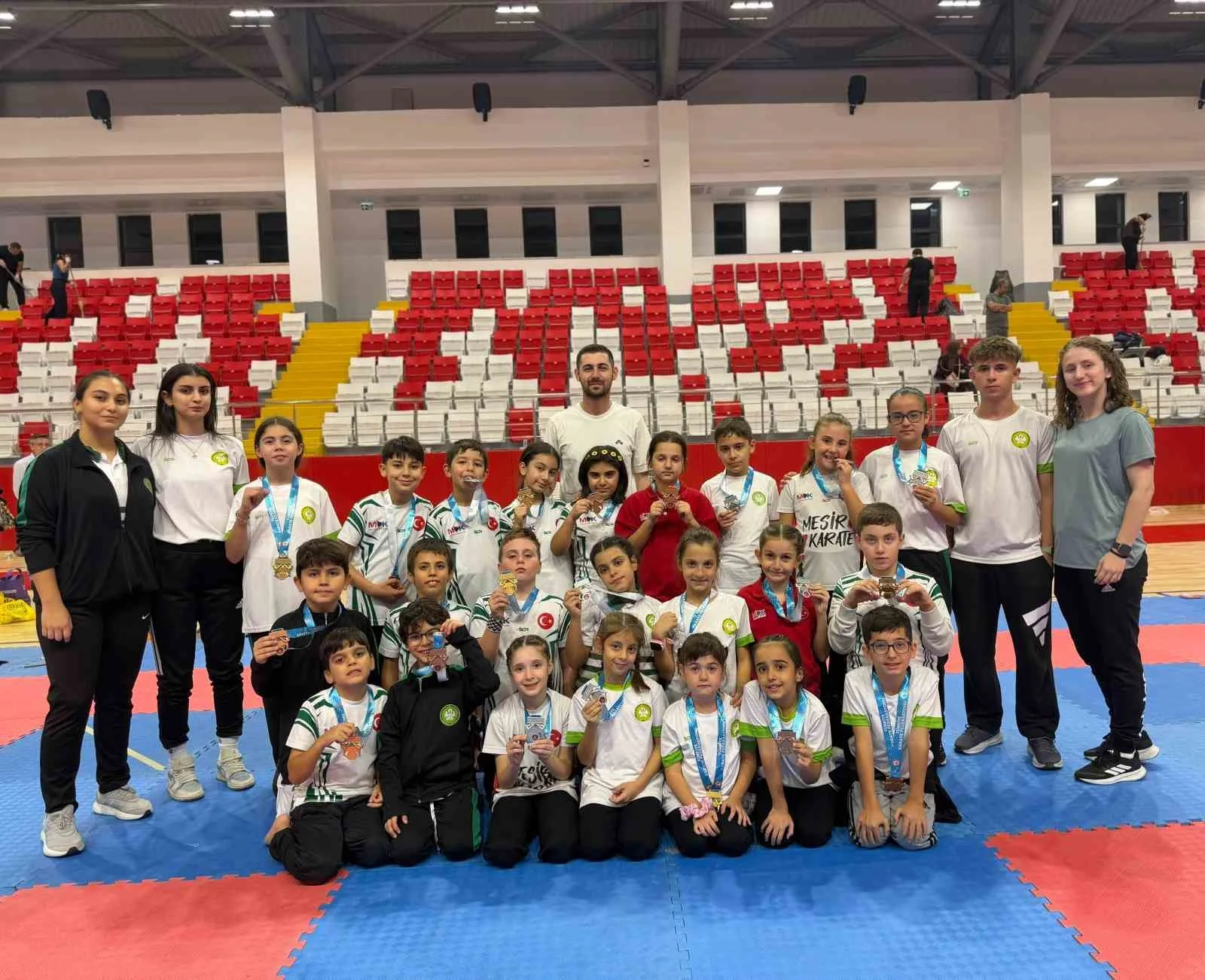 Manisa BBSK’den 63 madalyalı şampiyonluk