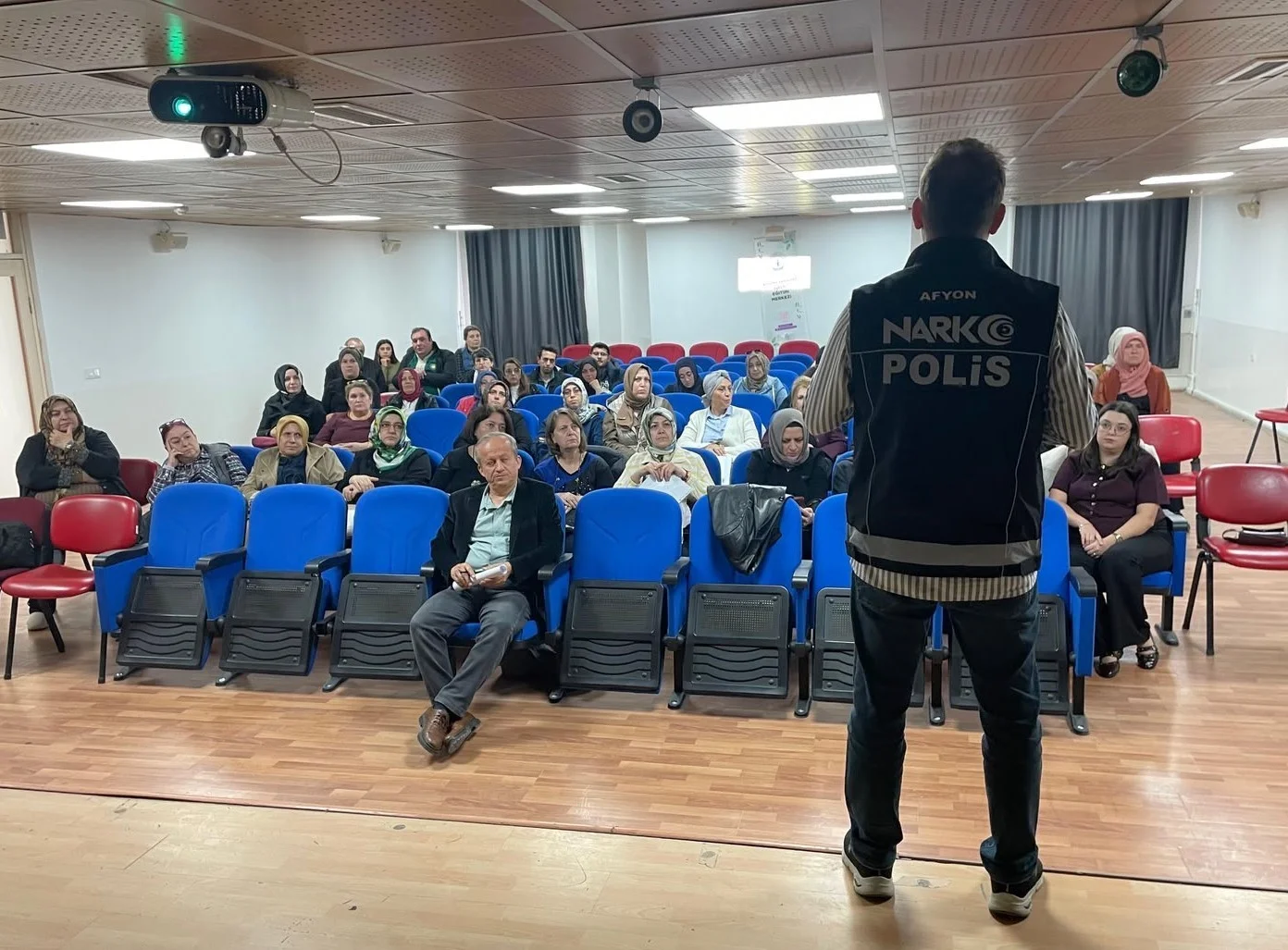 Afyonkarahisar’da NarkoAnne projesi sürüyor