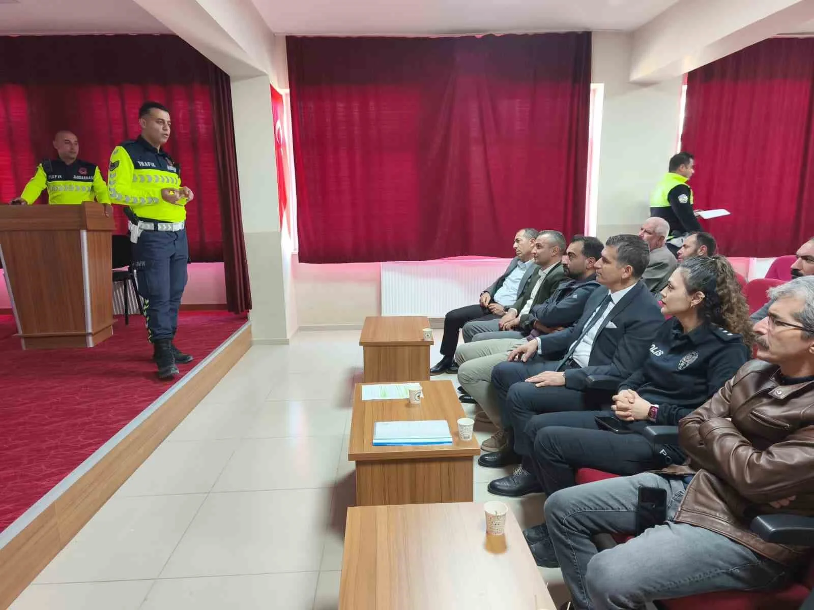 Çemişgezek’te okul servis şoförlerine trafik güvenliği eğitimi