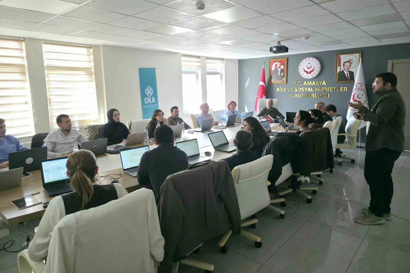 Amasya’da sosyal hizmet uzmanlarına yapay zekâ eğitimi