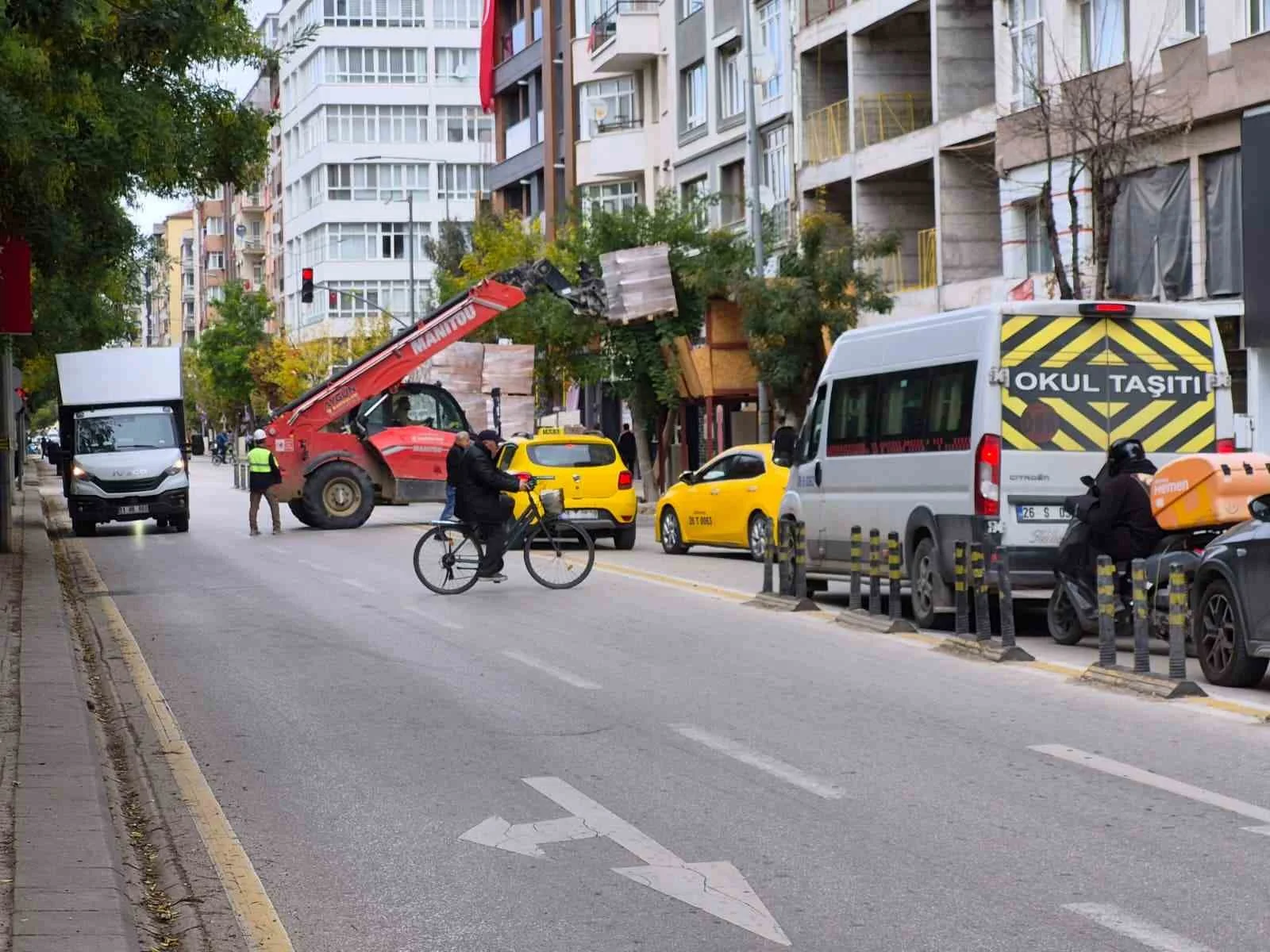 İnşaat çalışması trafiği kilitledi