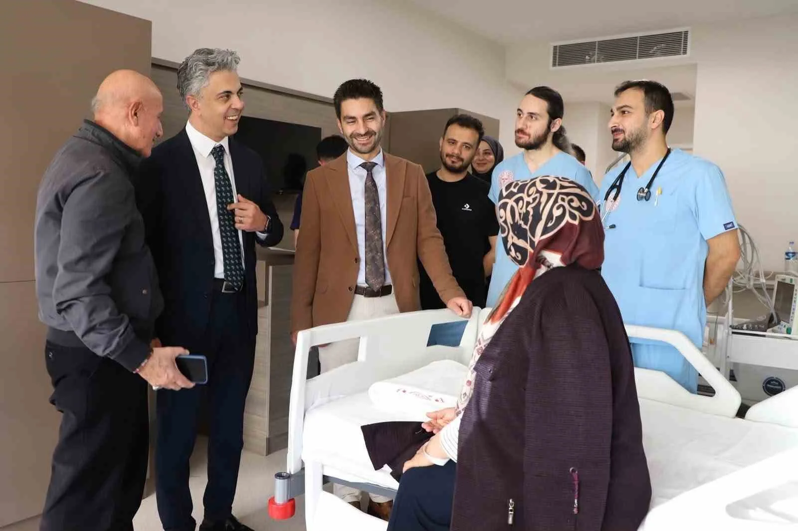 Kuyrukluyıldız ve Taş’tan yatarak tedavi gören hastalara ziyaret