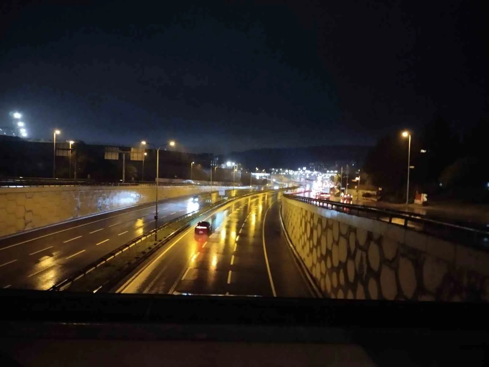 Şile Otoyolu Ümraniye istikameti trafiğe kapatıldı