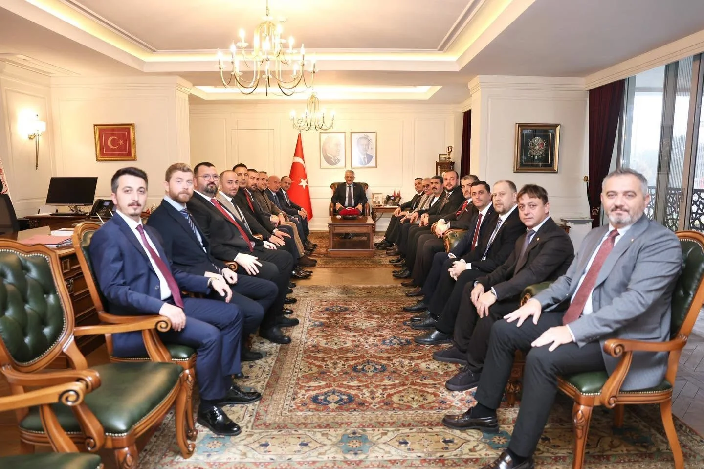 Yeni yönetim Vali Makas ile bir araya geldi