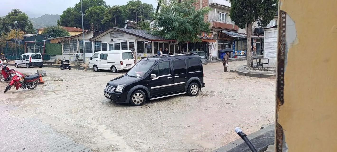 Buldan’da önlemsiz yol çalışması kazaya davetiye çıkarıyor
