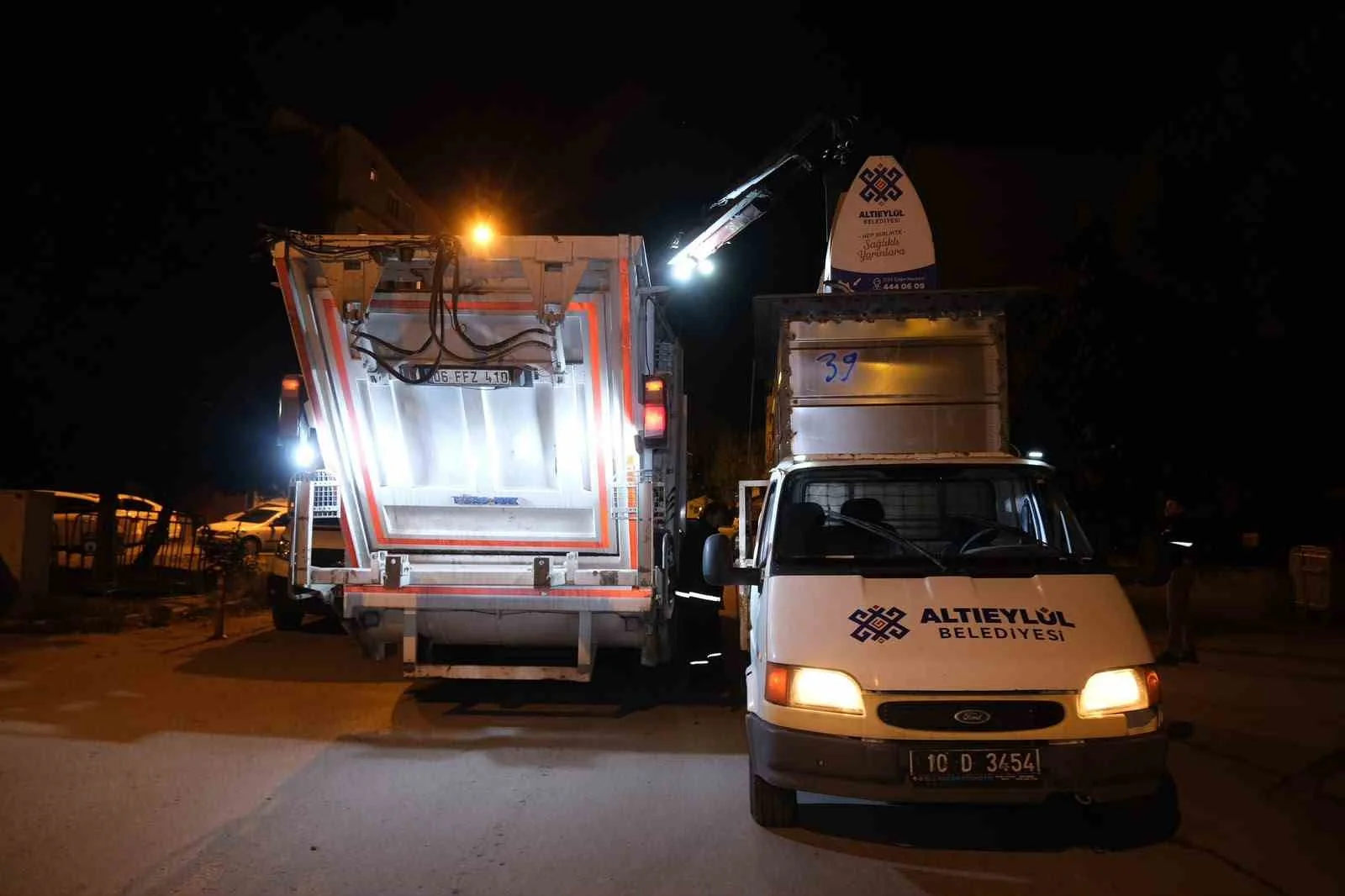 Altıeylül’de 40 yer altı konteyneri baştan aşağı yenilendi