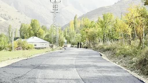 Devlet yatırımlarıyla İran sınırındaki vatandaşların 40 yıllık yol sorunu bitti
