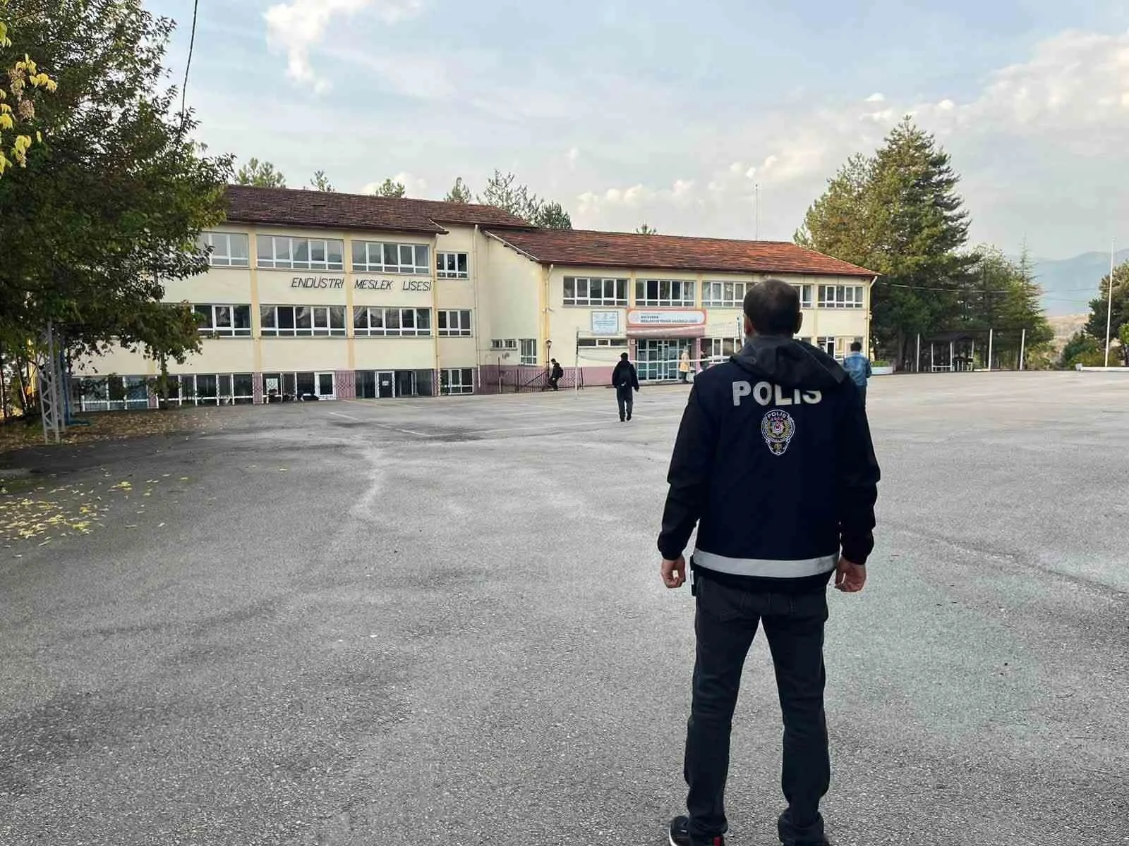 Karabük’te çocukların güvenliği için ekipler görev başında