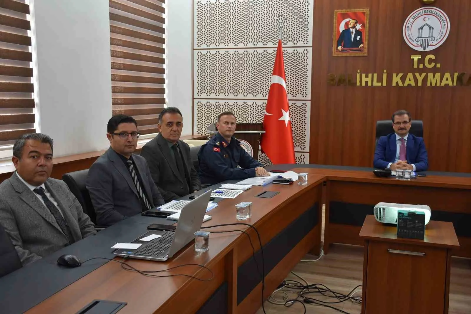 Salihli’de metruk yapılara yönelik çalışmalar masaya yatırıldı