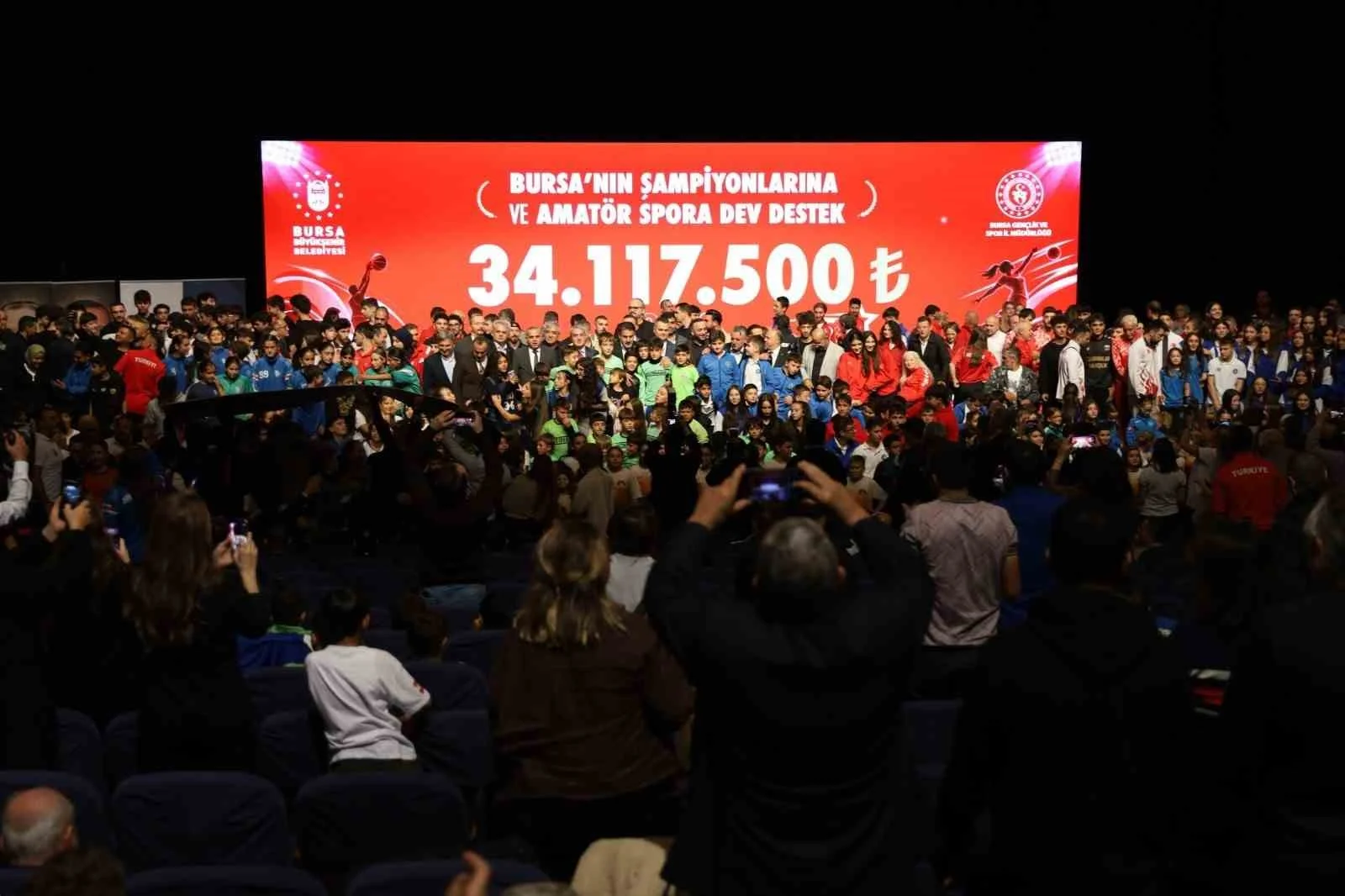 Bursa’nın şampiyonlarına ve amatör spora dev destek