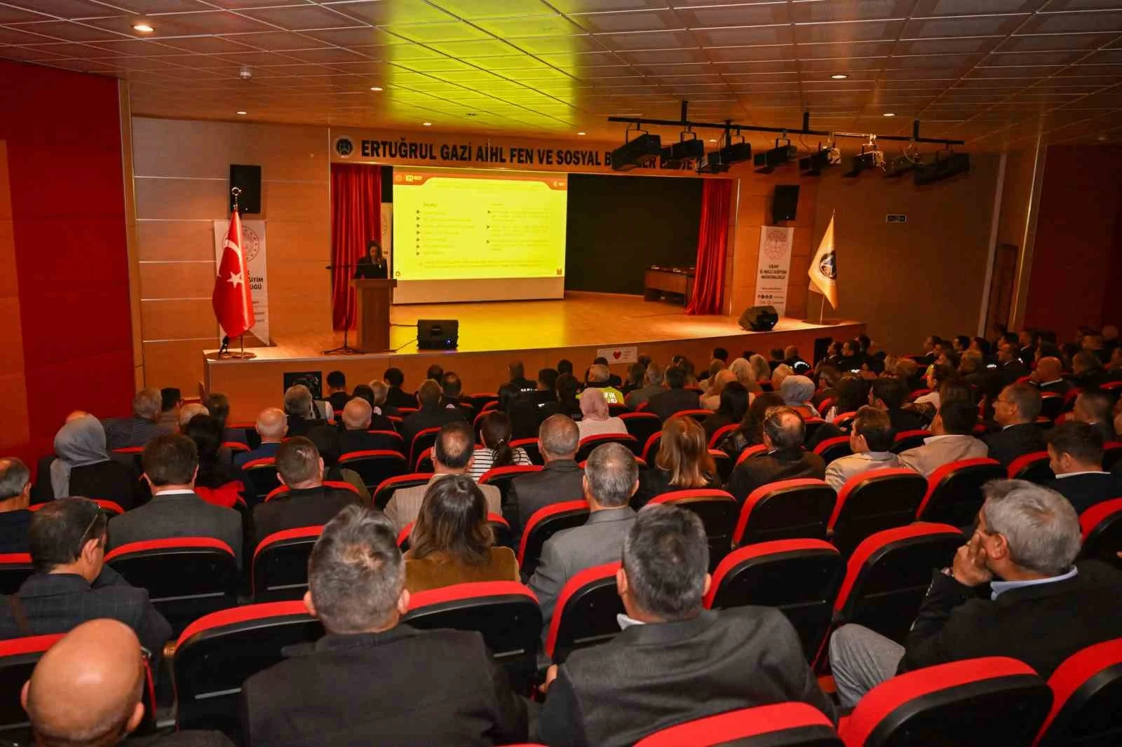 Uşak’ta okul güvenliği toplantısı yapıldı