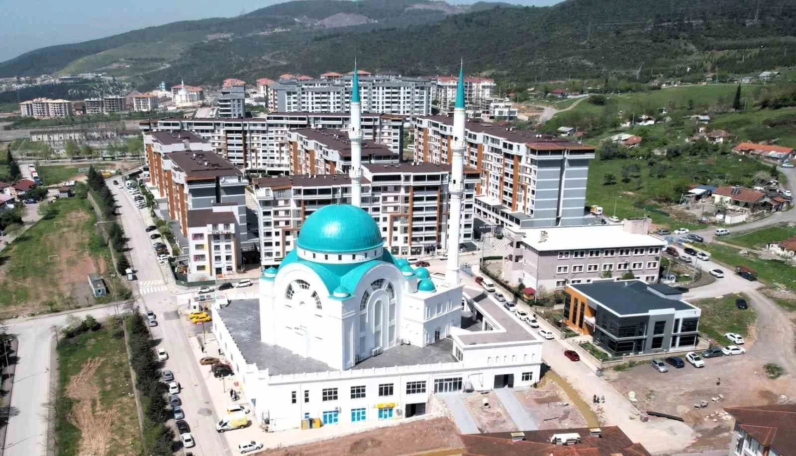 Kocaeli’de risk oluşturan minareler çelik sistemlerle yenileniyor
