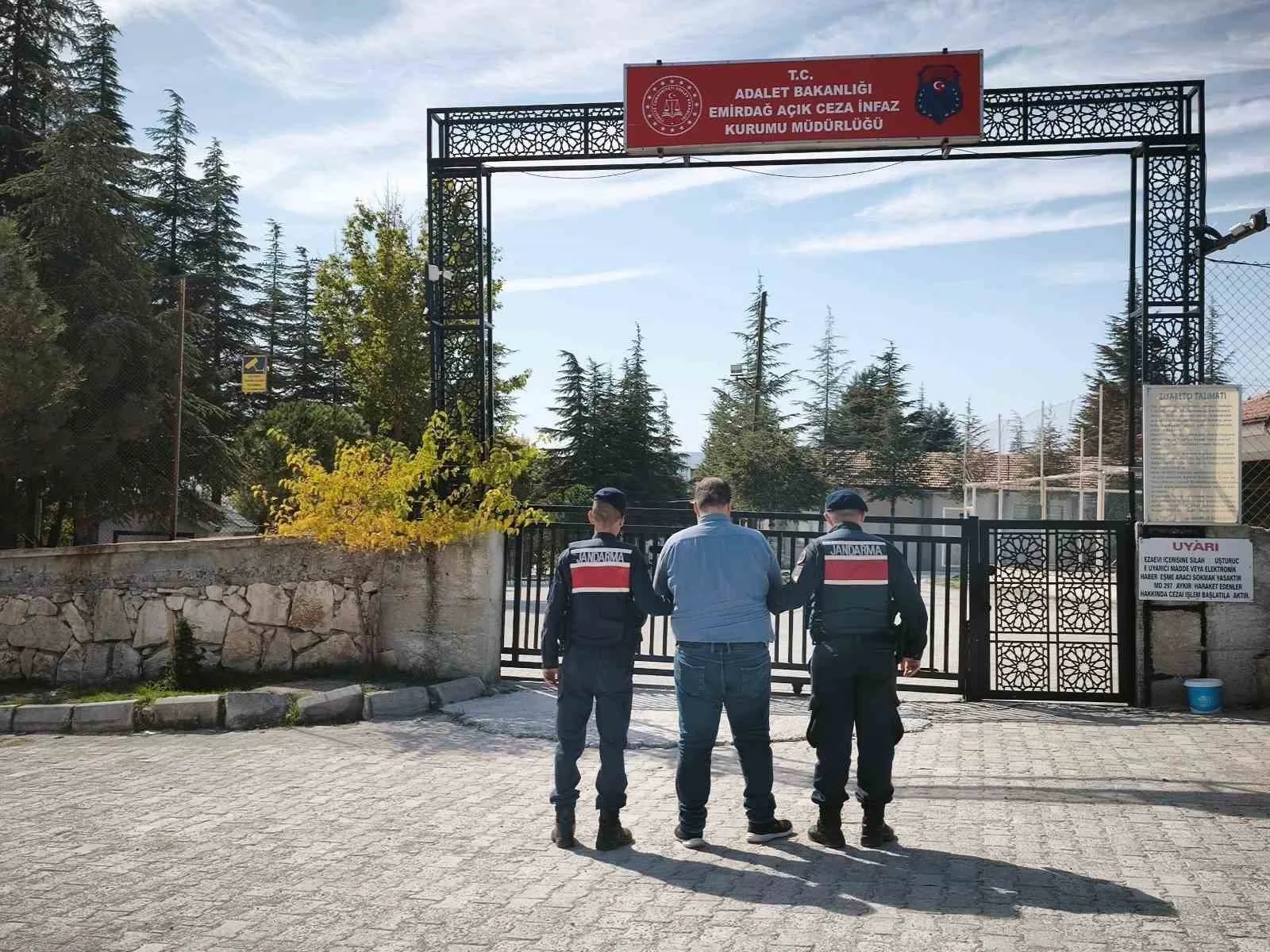 Çeşitli suçlardan aranan 15 kişi tutuklandı